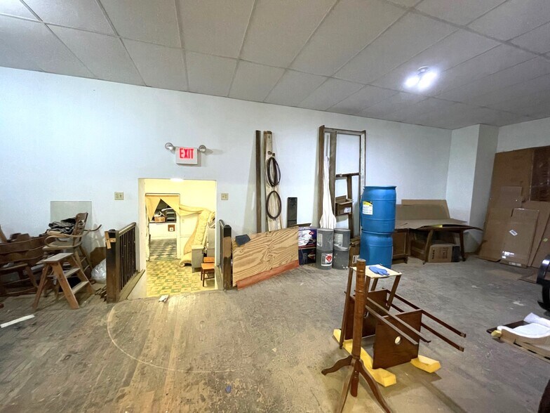 More Photos Of 814 Cleveland Ave NW, Canton Freestanding For Lease