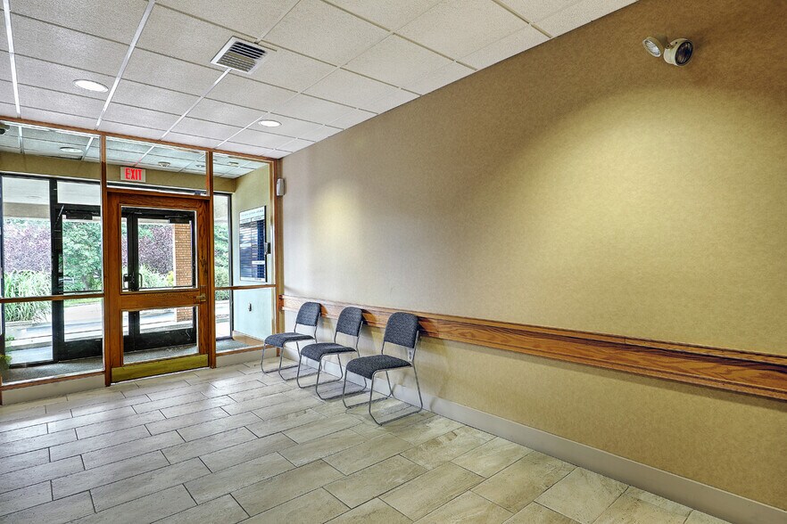 More Photos Of 1150 New London Ave, Cranston Office For Lease