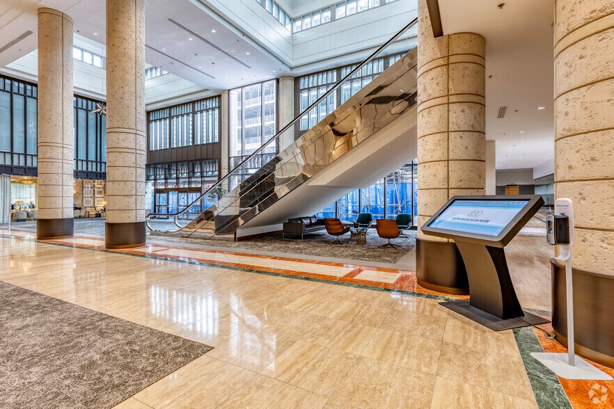 More Photos Of 200 Central Ave, Saint Petersburg Office For Lease