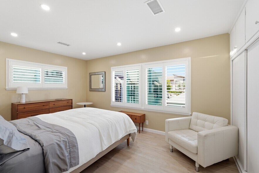 More Photos Of 5236 Bellingham Ave, Valley Village Apartments For Sale