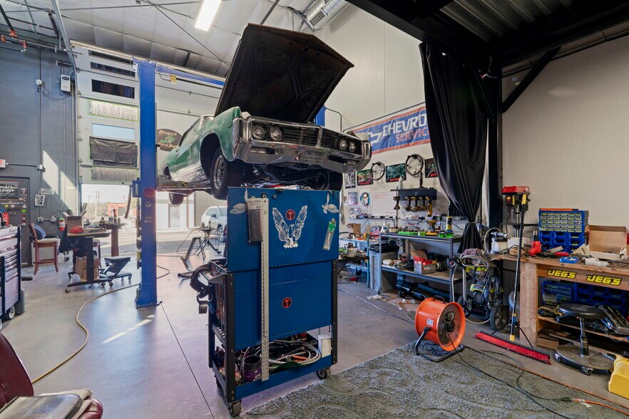 More Photos Of 2100 Double Creek Dr, Round Rock Warehouse For Sale