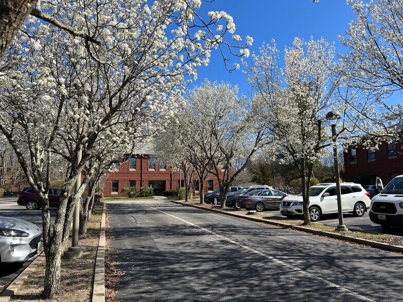 More Photos Of 875 Centerville Rd, Warwick Medical For Lease