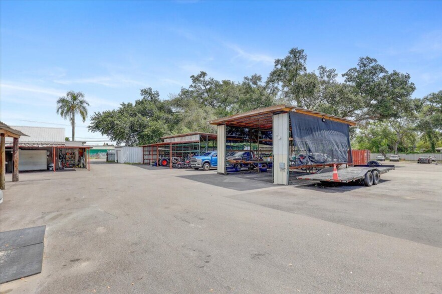 More Photos Of 11309 E US Highway 92, Seffner Warehouse For Sale