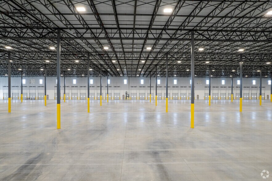 More Photos Of 1000 Carson Ct, Palmer Township Distribution For Lease