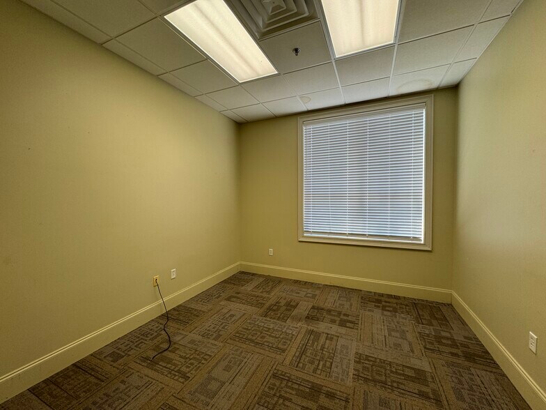 More Photos Of 2446 Caffey St, Hernando Office For Lease
