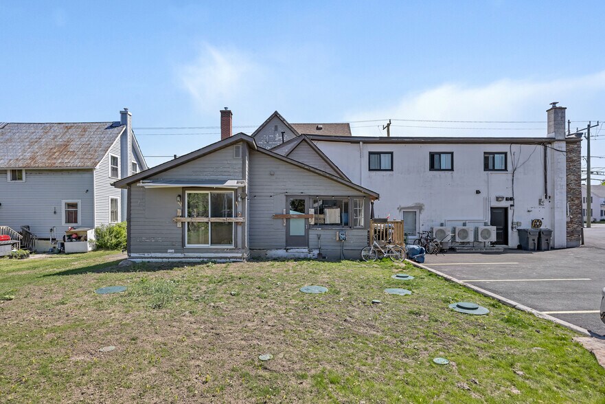 More Photos Of 6610 Fourth Line Rd, Ottawa Storefront Retail Residential For Sale