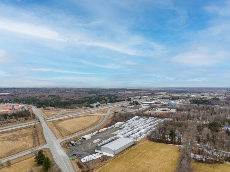 More Photos Of 113 Mnt Glass, Saint-Bernard-de-Lacolle Flex For Sale