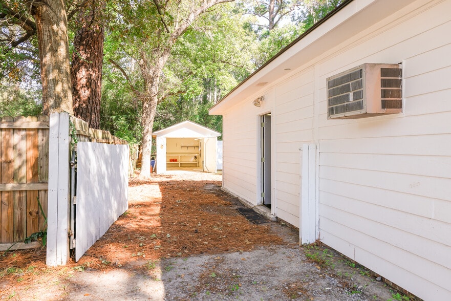 More Photos Of 112 E Derenne Ave, Savannah Office For Sale