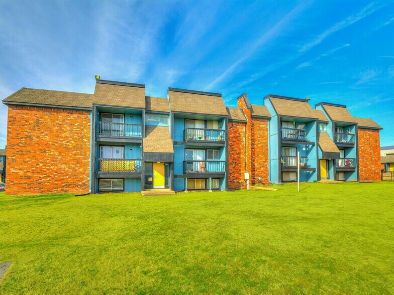 More Photos Of 1311 N Ash Pl, Owasso Apartments For Sale