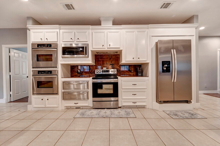 More Photos Of 5607 Sapp Rd, Conroe Lodge Meeting Hall For Sale