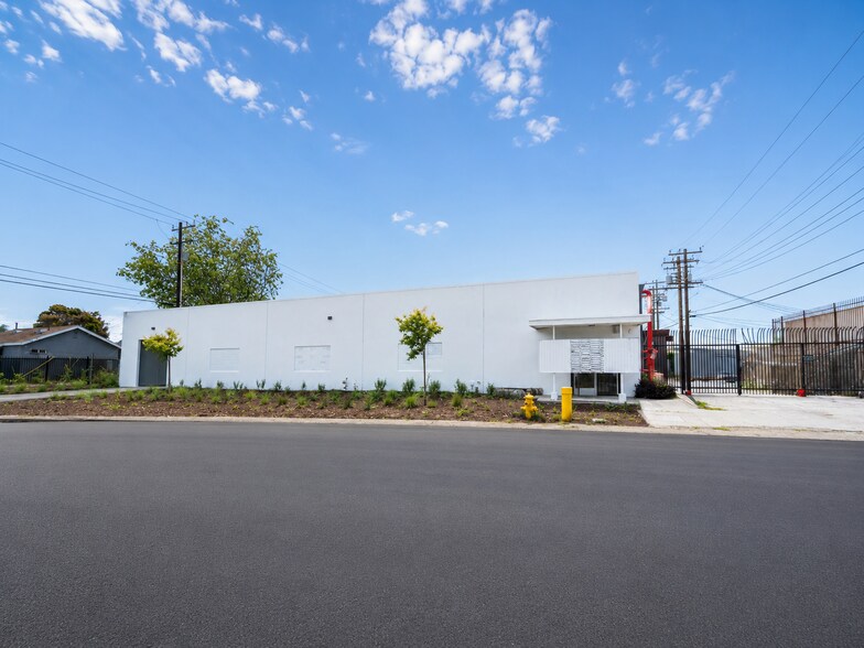More Photos Of 2728 N Slater Ave, Compton Warehouse For Sale