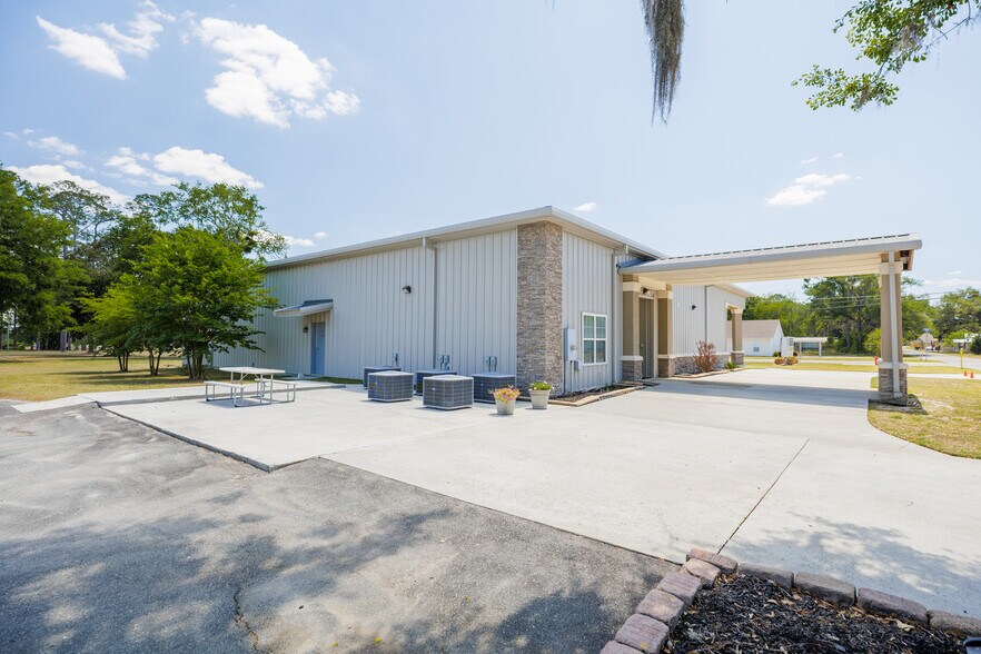 More Photos Of 37 E Main St, Lakeland Flex For Sale