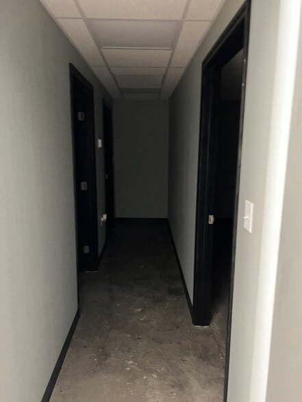 More Photos Of 641 Mcway Dr, High Point Flex For Lease