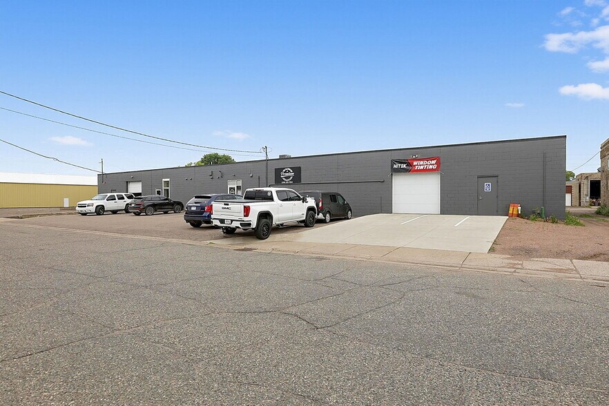 More Photos Of 585 1st St SE, Saint Cloud Warehouse For Sale