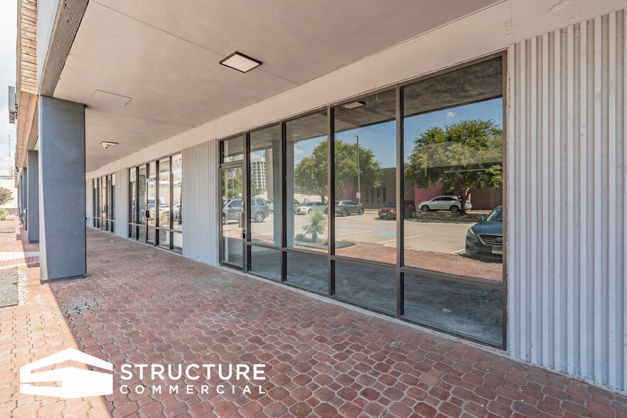 More Photos Of 2629 N Stemmons Fwy, Dallas Unknown For Lease