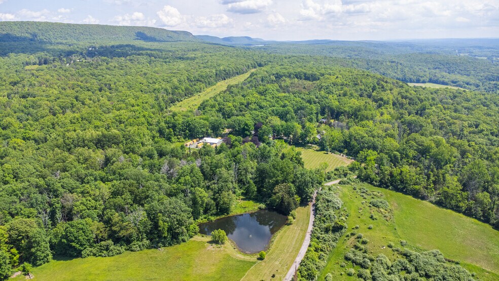 More Photos Of 62 Mount Pleasant Rd, Columbia Specialty For Sale