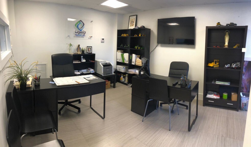 More Photos Of 10601-10677 NW 122nd St, Medley Warehouse For Lease