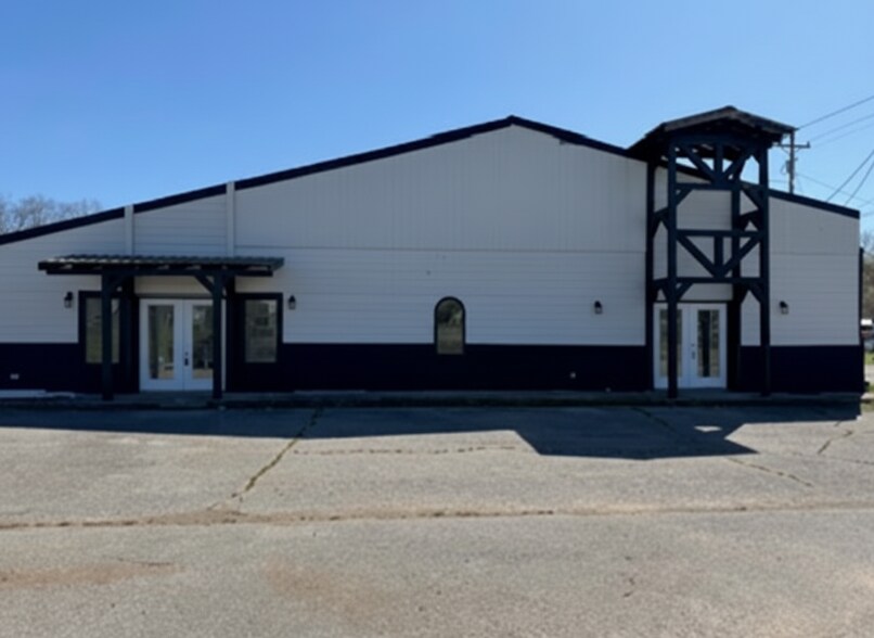 More Photos Of 201 Willow Ave, Waverly General Retail For Sale