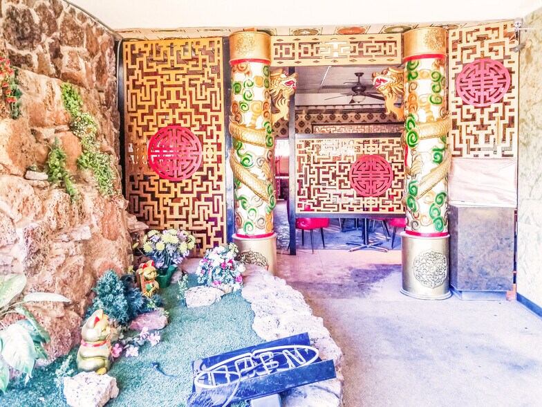 More Photos Of 2147-2159 N Texas St, Fairfield Restaurant For Lease