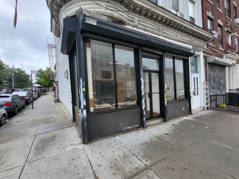 Primary Photo Of 1688 Webster Ave, Bronx Drugstore For Lease