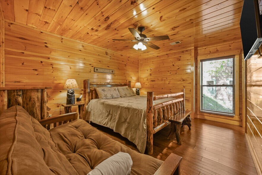 More Photos Of 1960 Blackthorn Trl, Sevierville Specialty For Sale