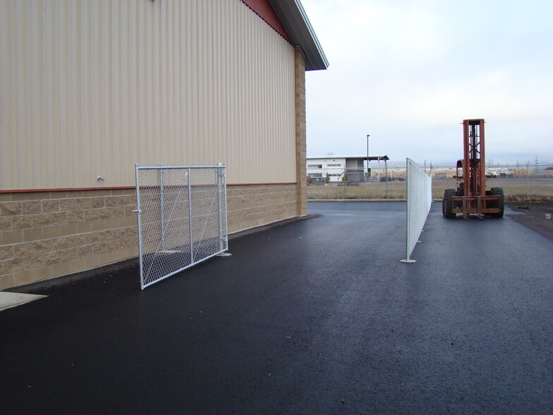 More Photos Of Antelope Rd, White City Warehouse For Lease