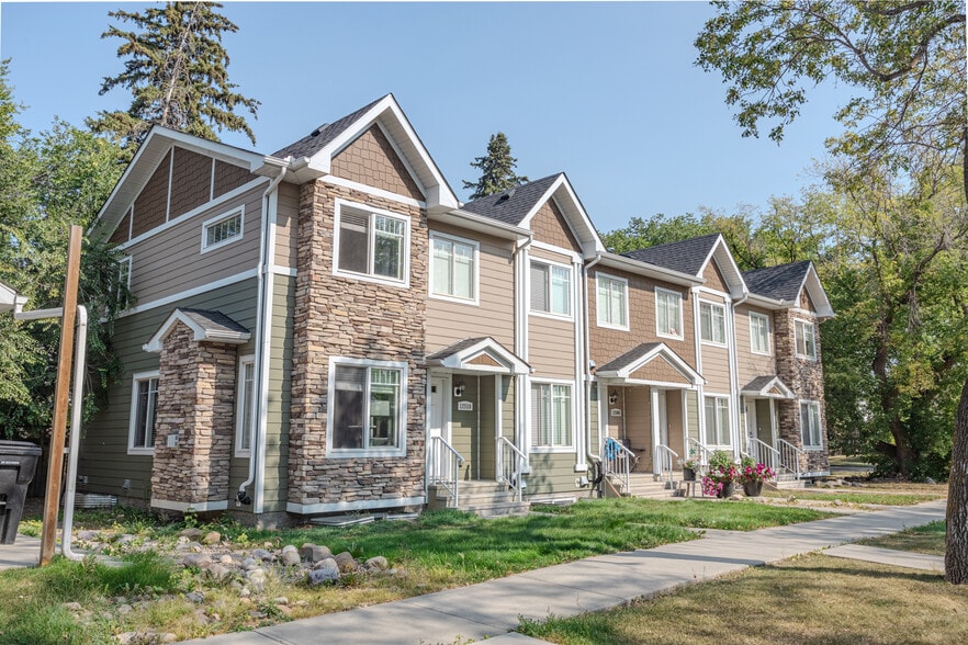 More Photos Of 12504 119 Av NW, Edmonton Multifamily For Sale