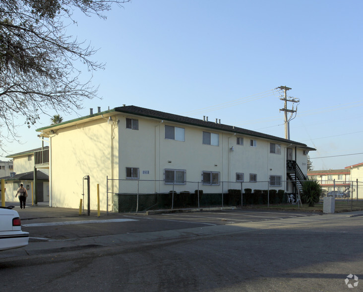 Primary Photo Of 6201 Martin Luther King Jr Blvd, Sacramento Apartments For Sale