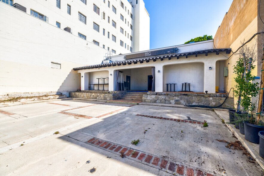 More Photos Of 7039 Greenleaf Ave, Whittier Restaurant For Sale