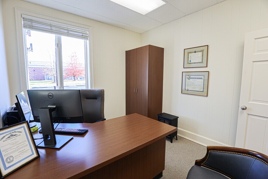 More Photos Of 630 Jefferson St, Paducah Office For Sale