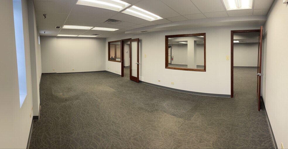 More Photos Of 435 W 194th St, Glenwood Manufacturing For Lease