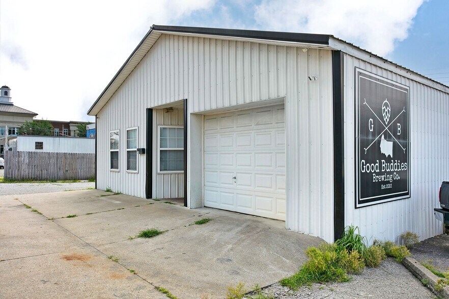 More Photos Of 120 M.L.K. ave, Lebanon Bar For Sale