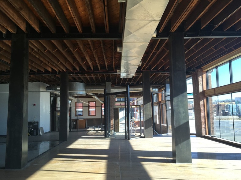 More Photos Of 1726-1728 Holmes St, Kansas City Medical For Lease