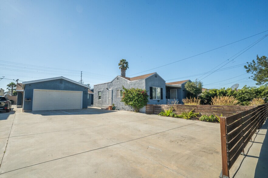 More Photos Of 11835 Gale Ave, Hawthorne Multifamily For Sale