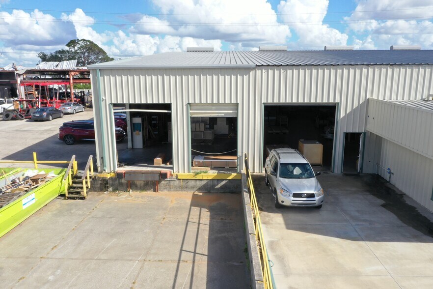 More Photos Of 248 James St, Venice Warehouse For Sale