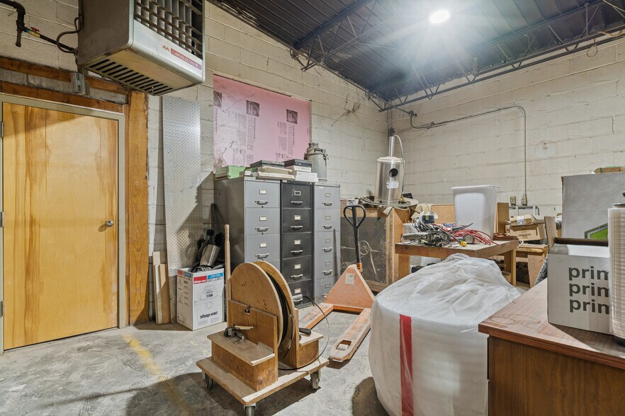 More Photos Of 1641 Crystal Ave, Kansas City Warehouse For Sale