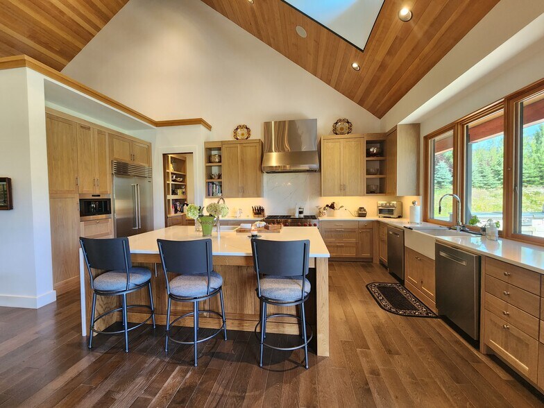 More Photos Of 872 Alpine Village Loop, Alpine Airplane Hangar For Sale