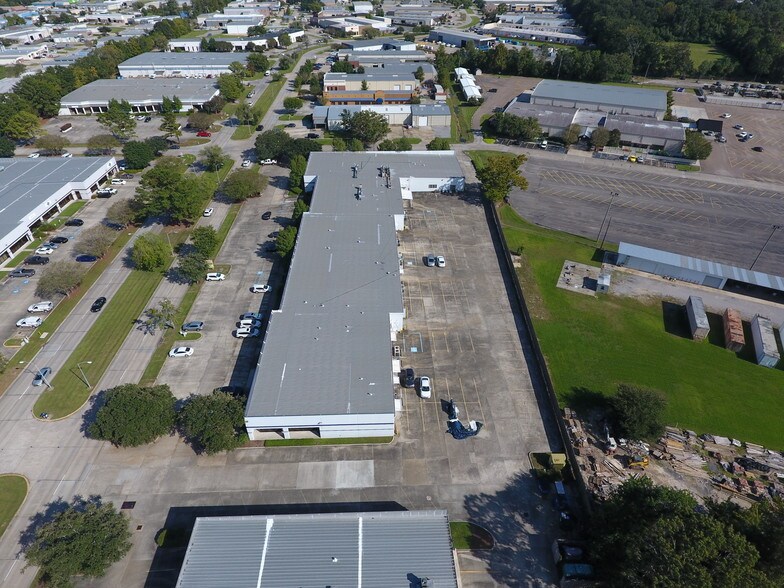 More Photos Of 11200 Industriplex Blvd, Baton Rouge Showroom For Lease
