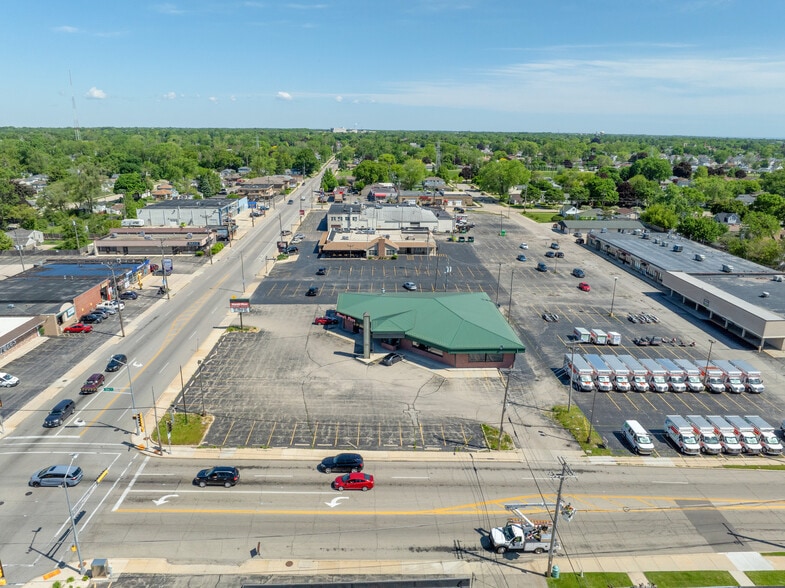 More Photos Of 2065 Lathrop Ave, Racine Freestanding For Lease