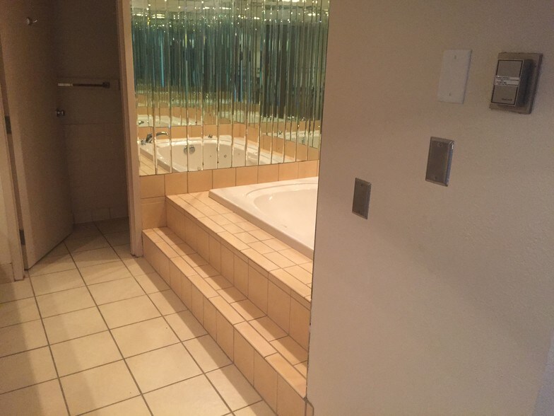 More Photos Of 2315 N Broadway, Minot Hospitality For Sale