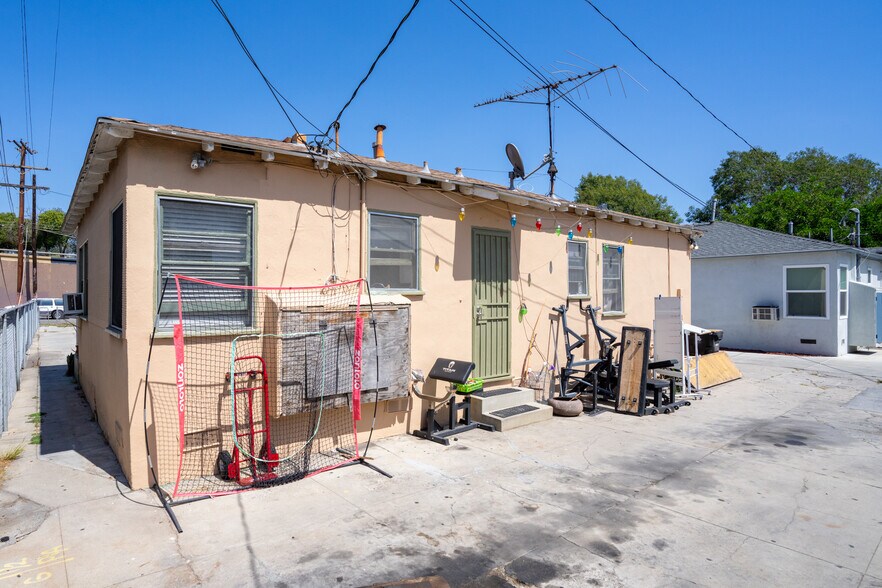 More Photos Of 8612 Beverlywood St, Los Angeles Apartments For Sale