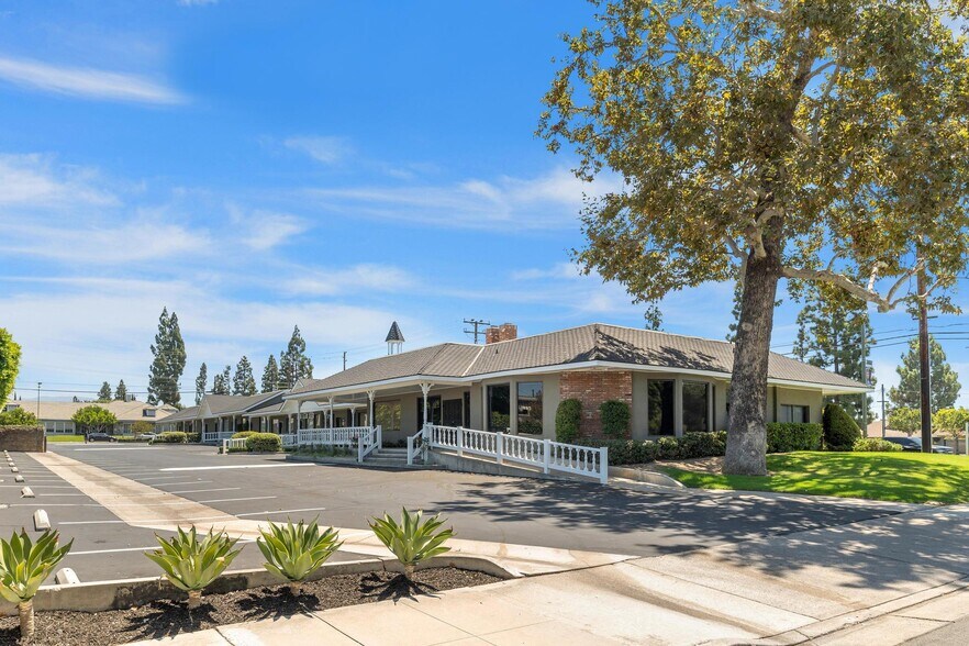 More Photos Of 2901 E Katella Ave, Orange Medical For Lease