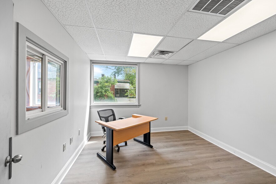 More Photos Of 379 Cherry St, Pottstown Flex For Lease