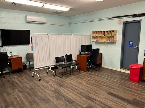 More Photos Of 4201 W Washington Ave, Las Vegas Religious Facility For Lease