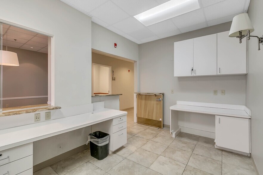 More Photos Of 7932 W Sand Lake Rd, Orlando Office For Sale