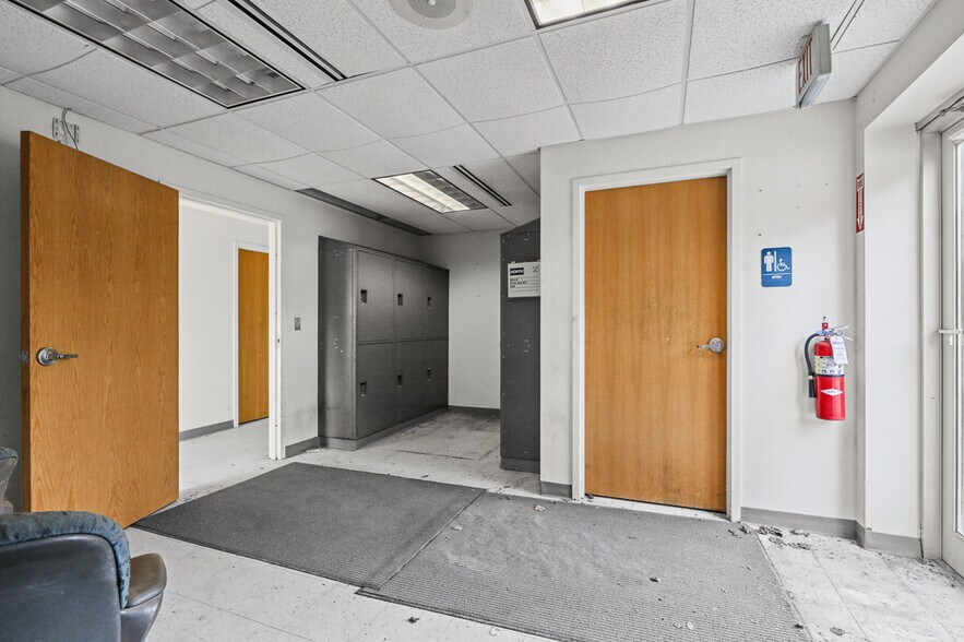 More Photos Of 37401 Stevens Blvd, Willoughby Flex For Lease