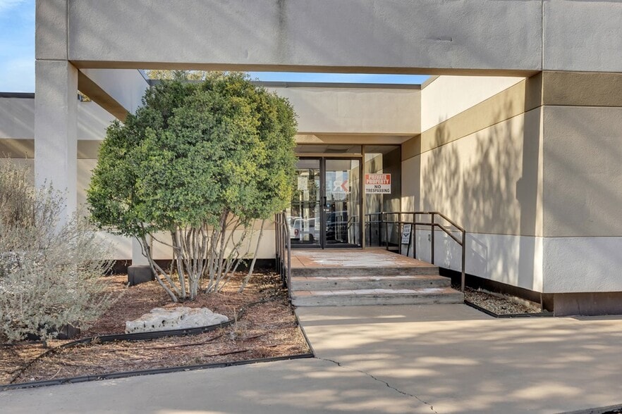 More Photos Of 809 Tower Dr, Odessa Loft Creative Space For Sale