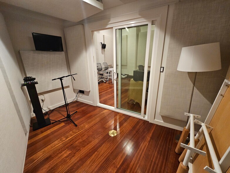 More Photos Of 3109-3117 W Temple St, Los Angeles Loft Creative Space For Lease