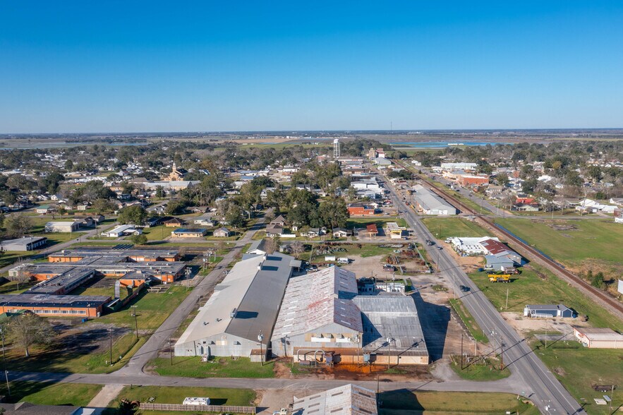 More Photos Of 700 E Texas Ave, Rayne Warehouse For Sale