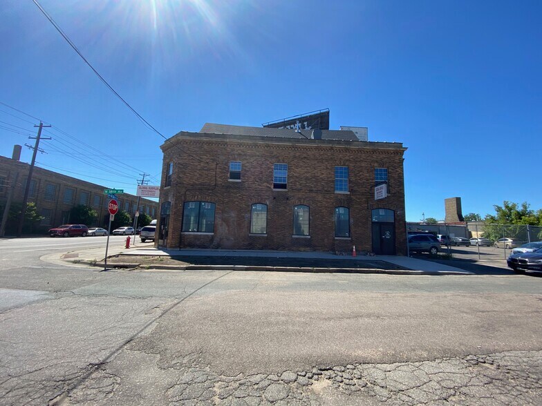 More Photos Of 1729 N 2nd St, Minneapolis Flex For Lease